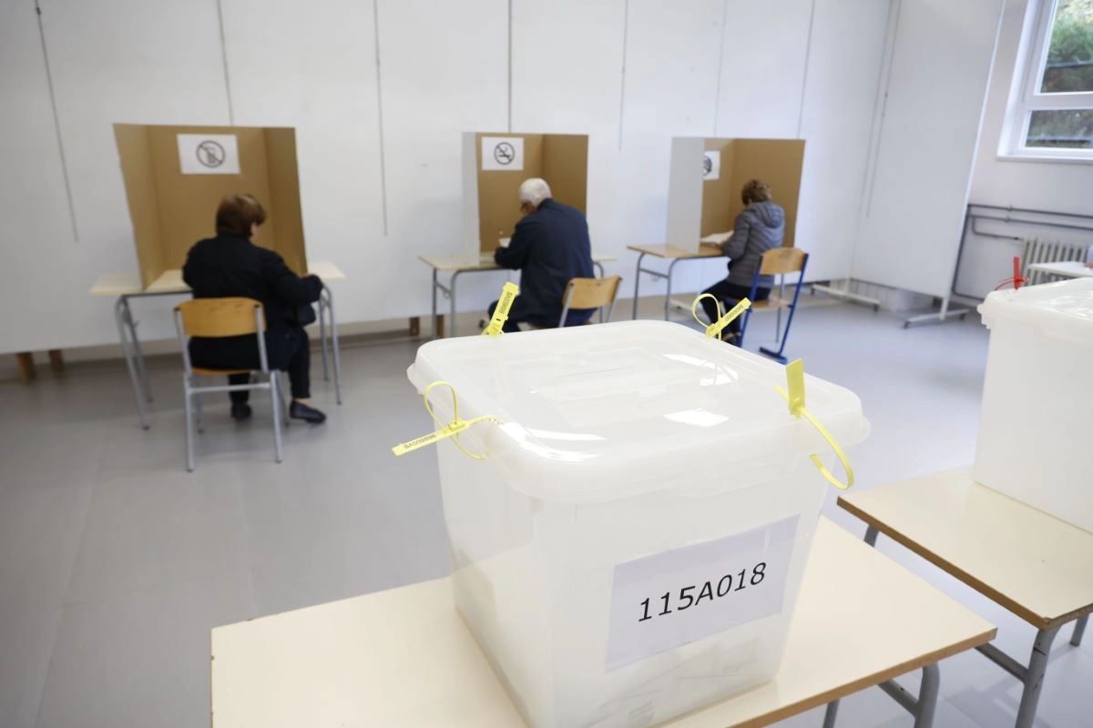 CIK donio odluku o poništavanju izbora na 136 biračkih mjesta u RS